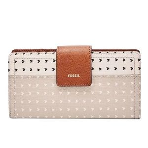 FOSSIL | NWT! Logan RFID Heart-Print Tab Wallet